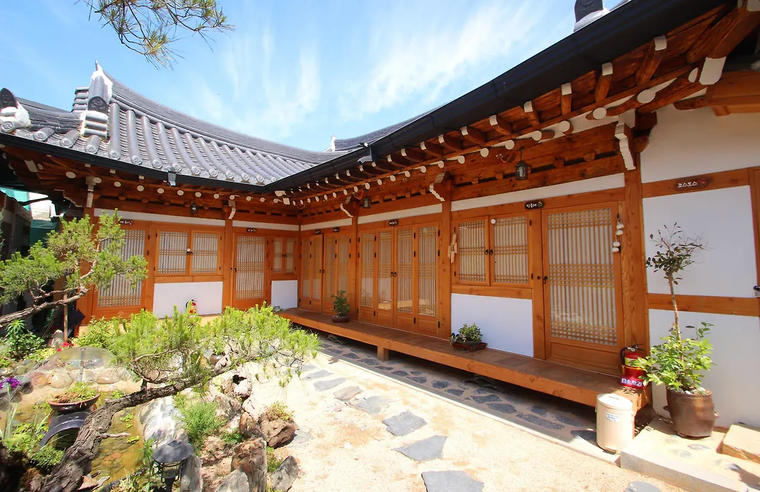 Happiness Full Hanok Guesthouse-1