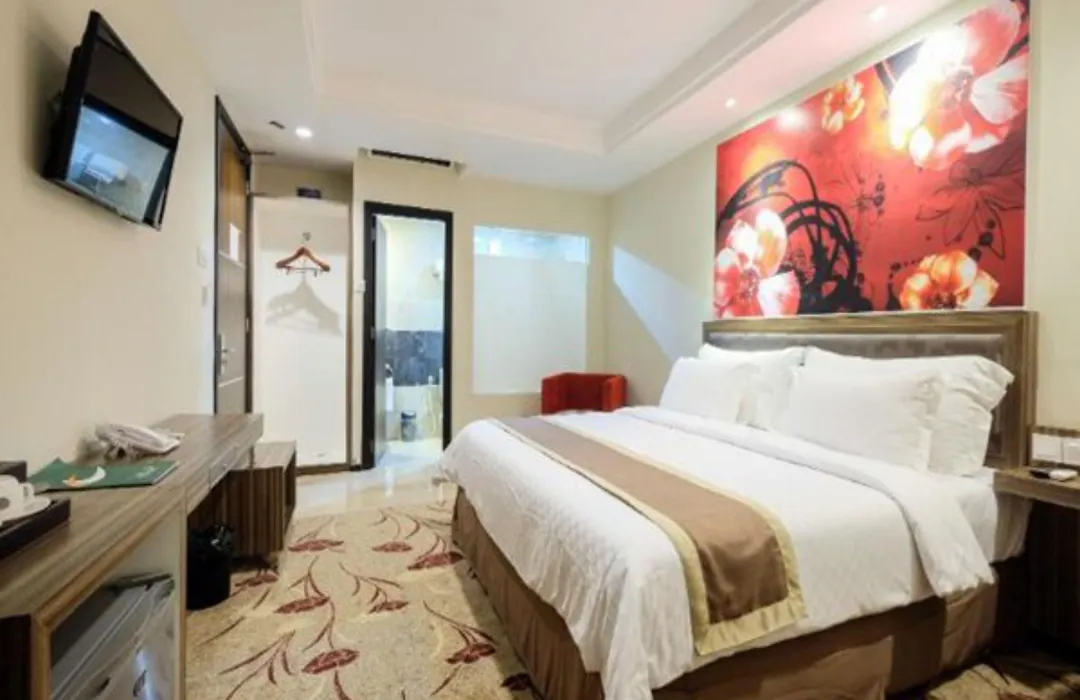 Travellers Hotel Phinisi-1
