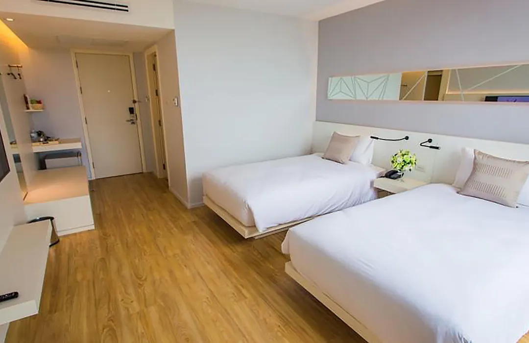 Crystal Hotel Hat Yai-1