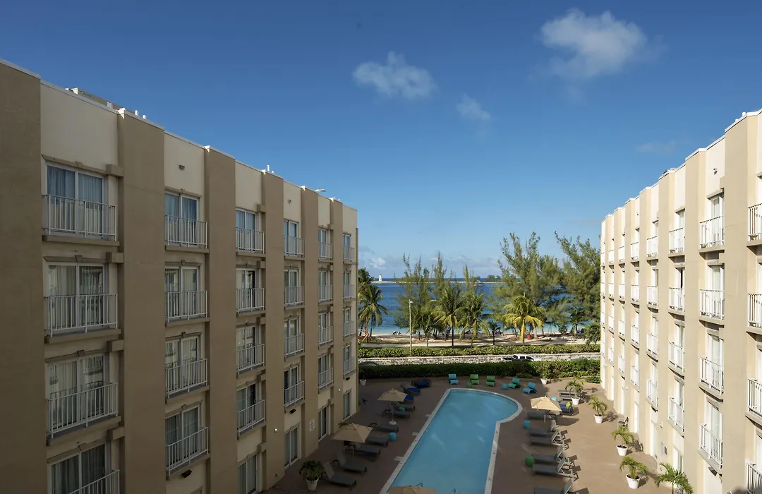 Courtyard By Marriott Nassau Downtown/Junkanoo Beach-1