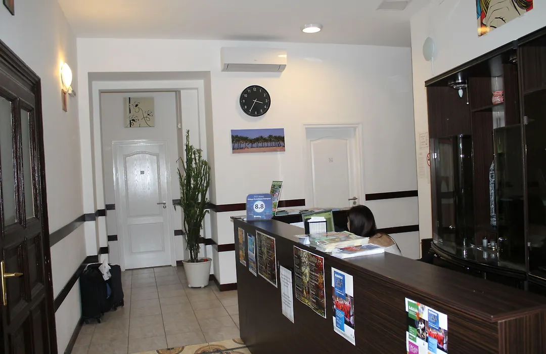 Omega Guesthouse Budapest-1