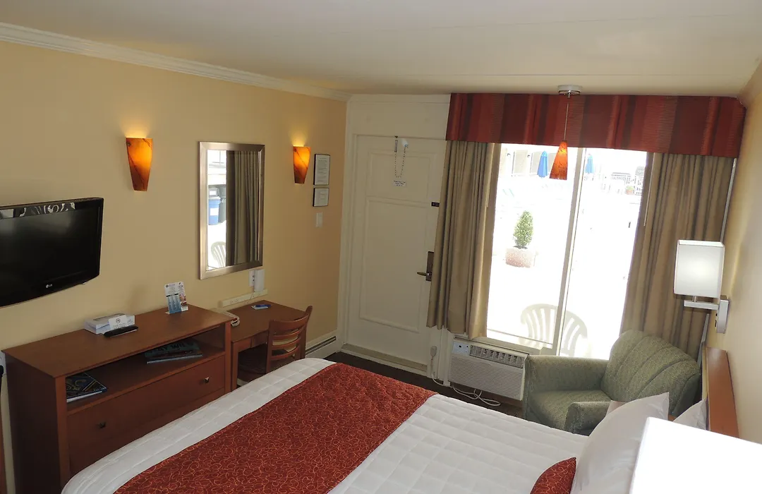 Fleur De Lis Beach Motel-1