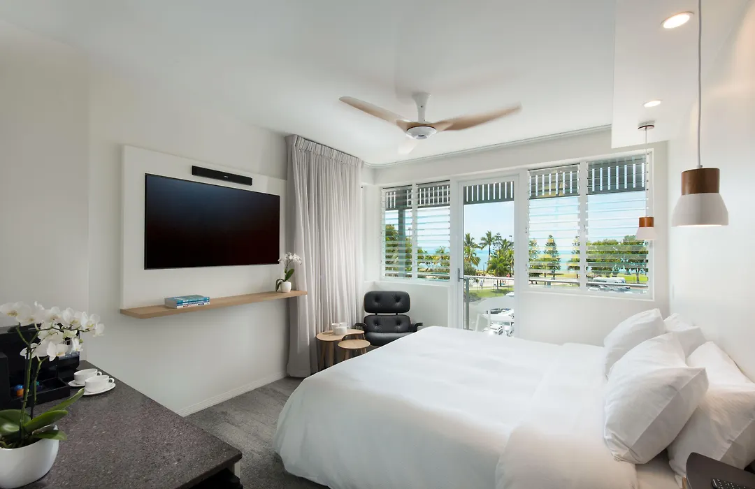 Heart Hotel And Gallery Whitsundays-1