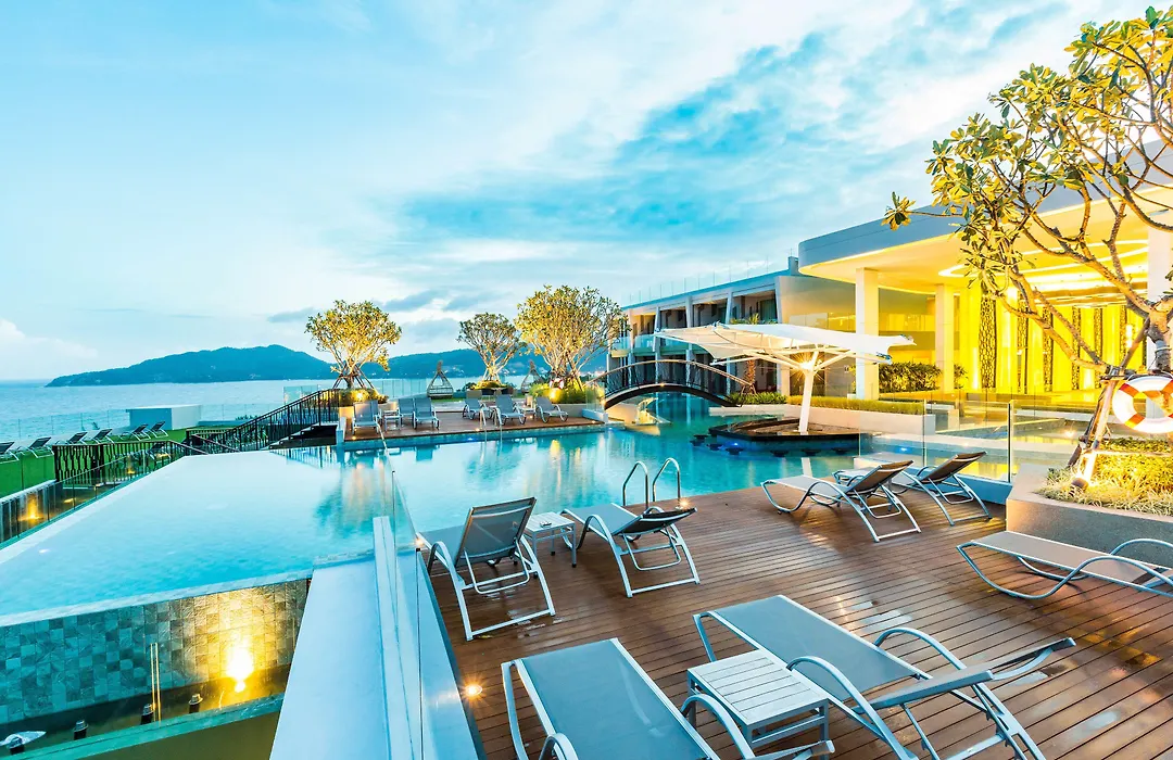 Crest Resort & Pool Villas-1