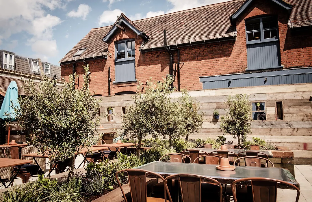 The Queen'S Head-1