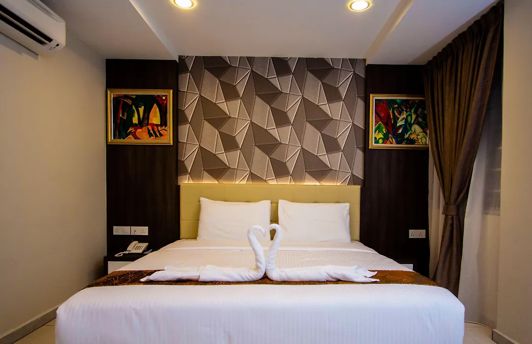 Louis Hotel-1