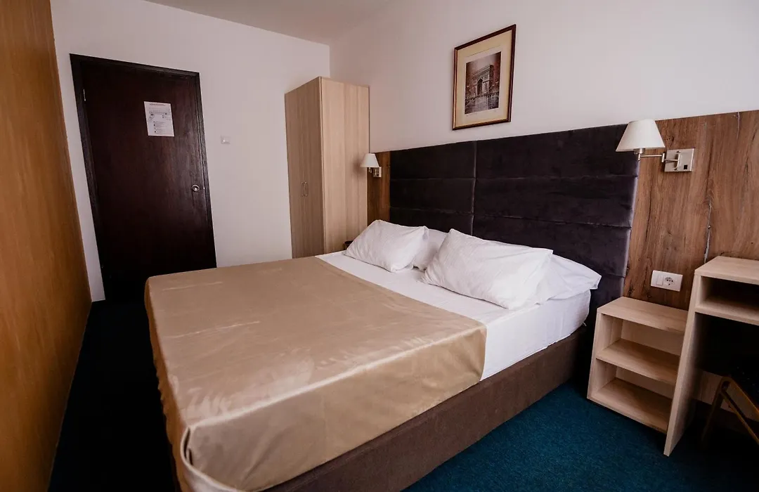 Hotel Slavija-1