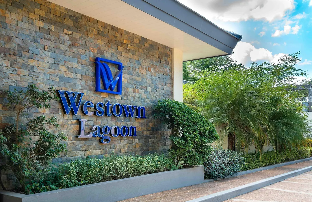 Lagoon Coron-1