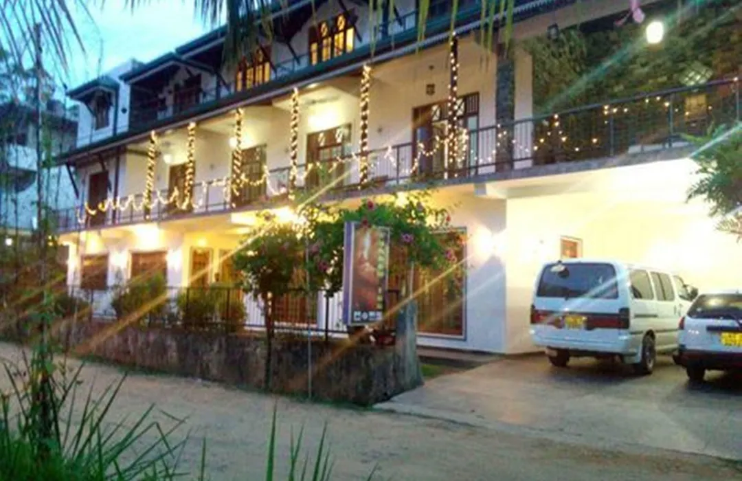 Shadow Inn Ella-1