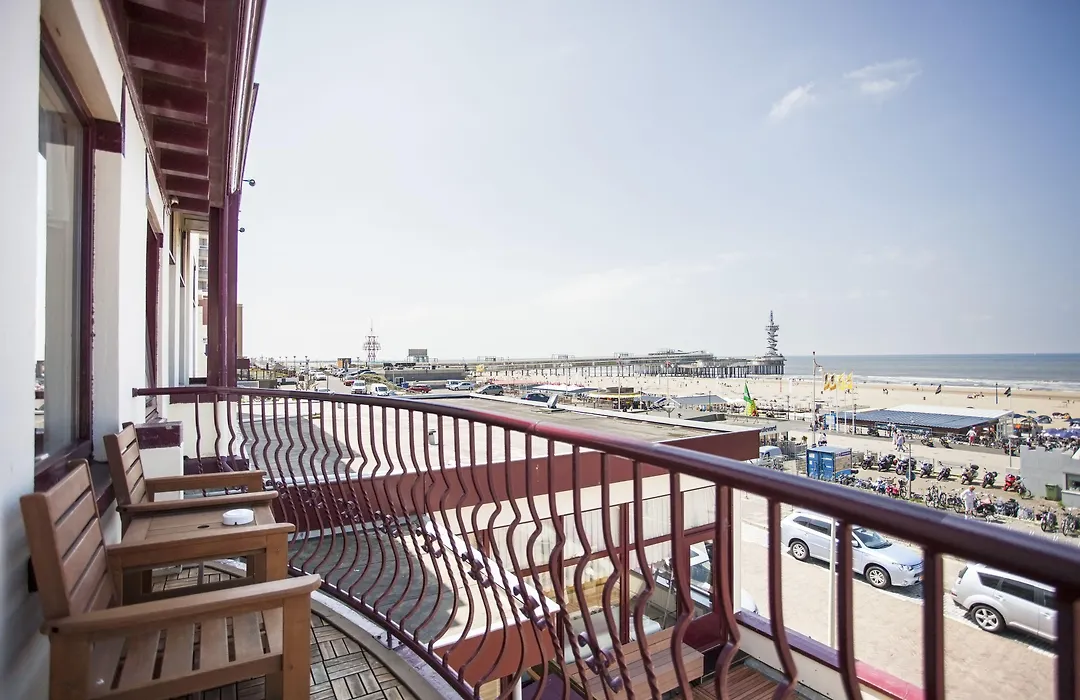 Strandhotel Scheveningen-1