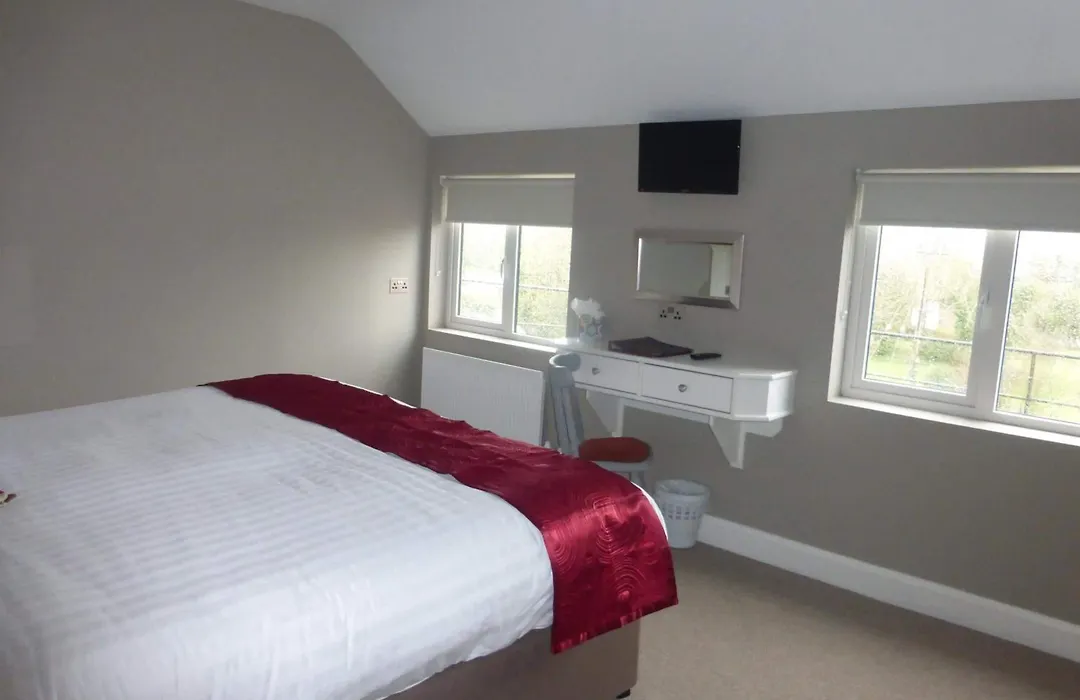 Ryan'S Hotel-1