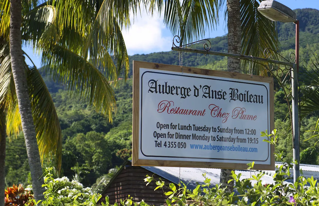 Auberge D'Anse Boileau & Restaurant Chez Plume-1