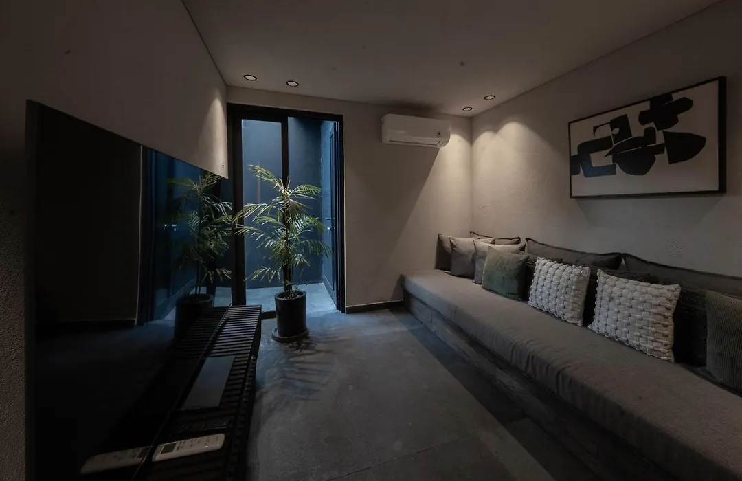 Black Villas Canggu Beach By Oxo-1