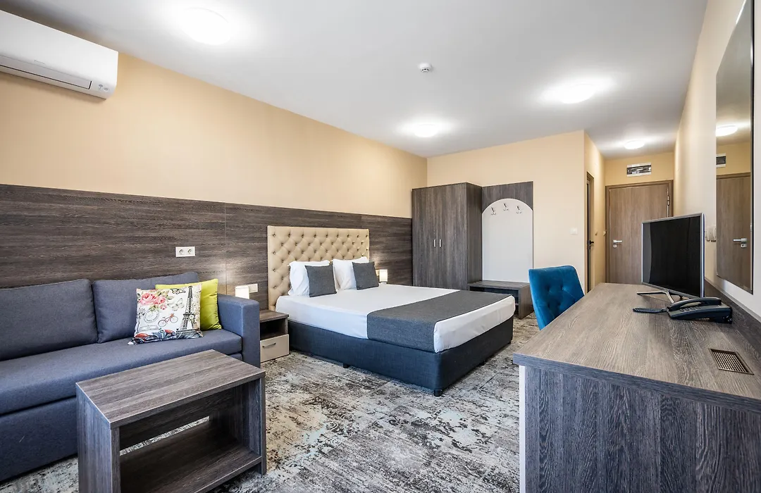 Plaza Hotel Plovdiv - Free Parking-1