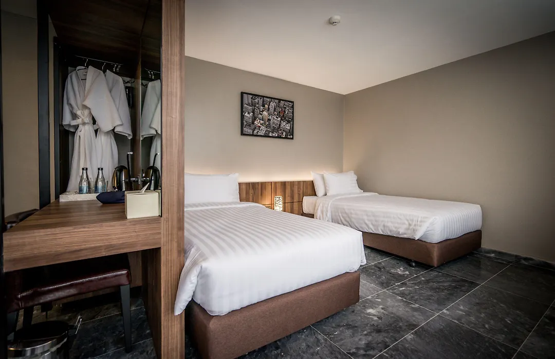 Onix Hotel Bangkok-1
