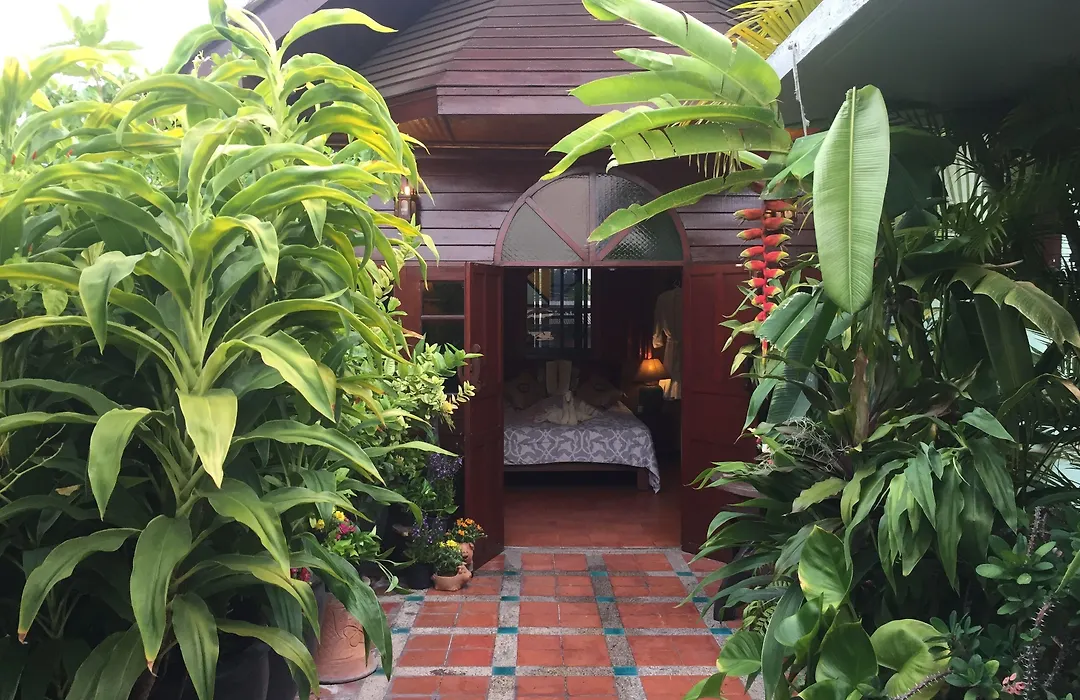 Shanti Lodge Bangkok-1