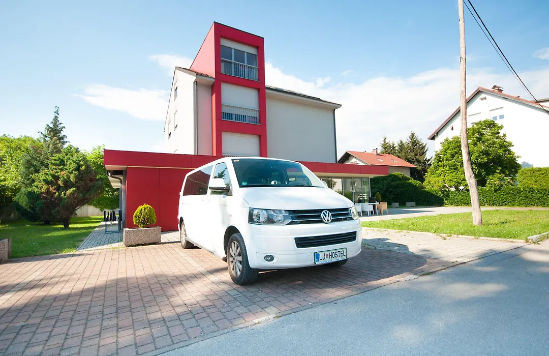 Simbol Hostel & Rooms With Free Private Parking-1
