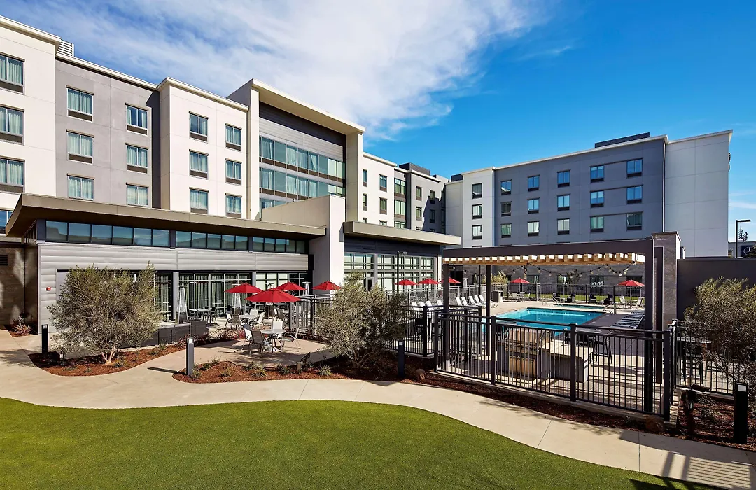 Hampton Inn Long Beach Airport, Ca-1