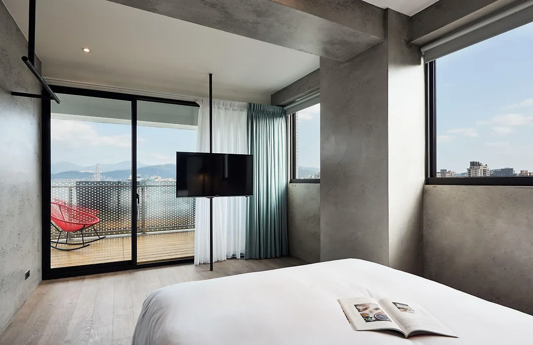 Waterfront Hotel-1
