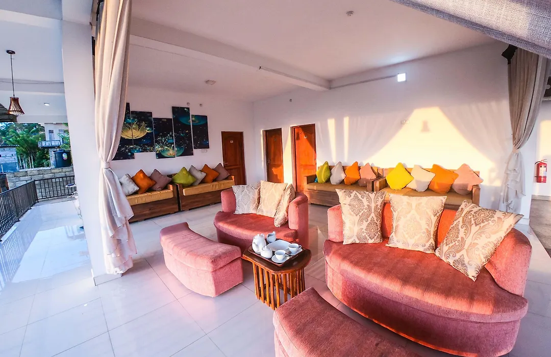 Romance Hills Hotel-1