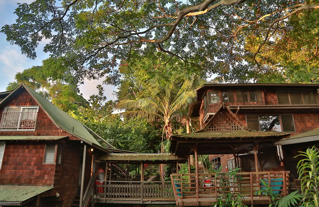Hale Maluhia Country Inn-1