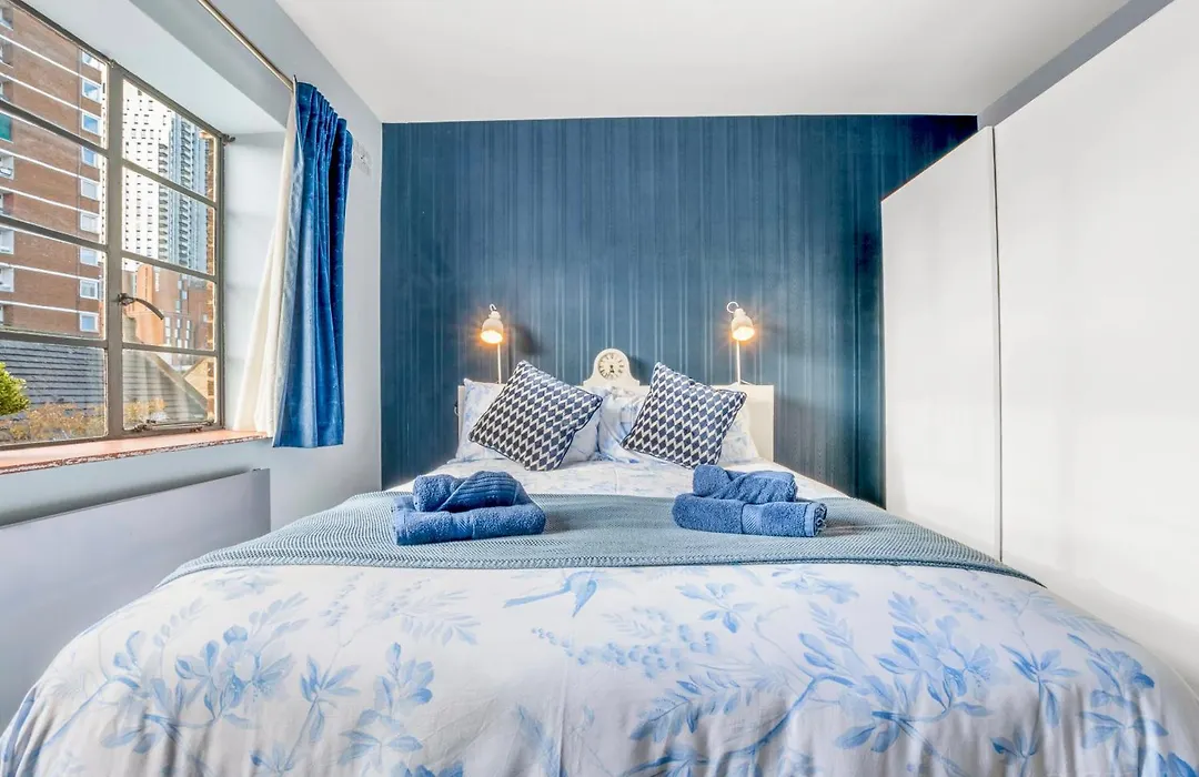Stylish 2-Bed Apartment In Shoreditch-1