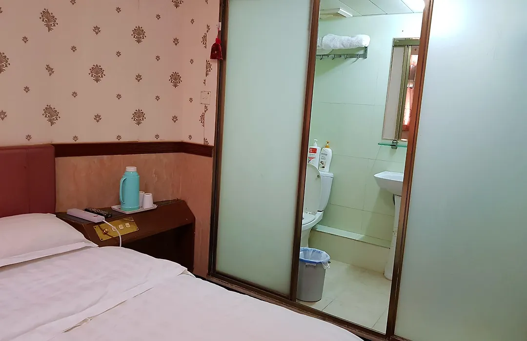 Astronaut'S Hotel-1