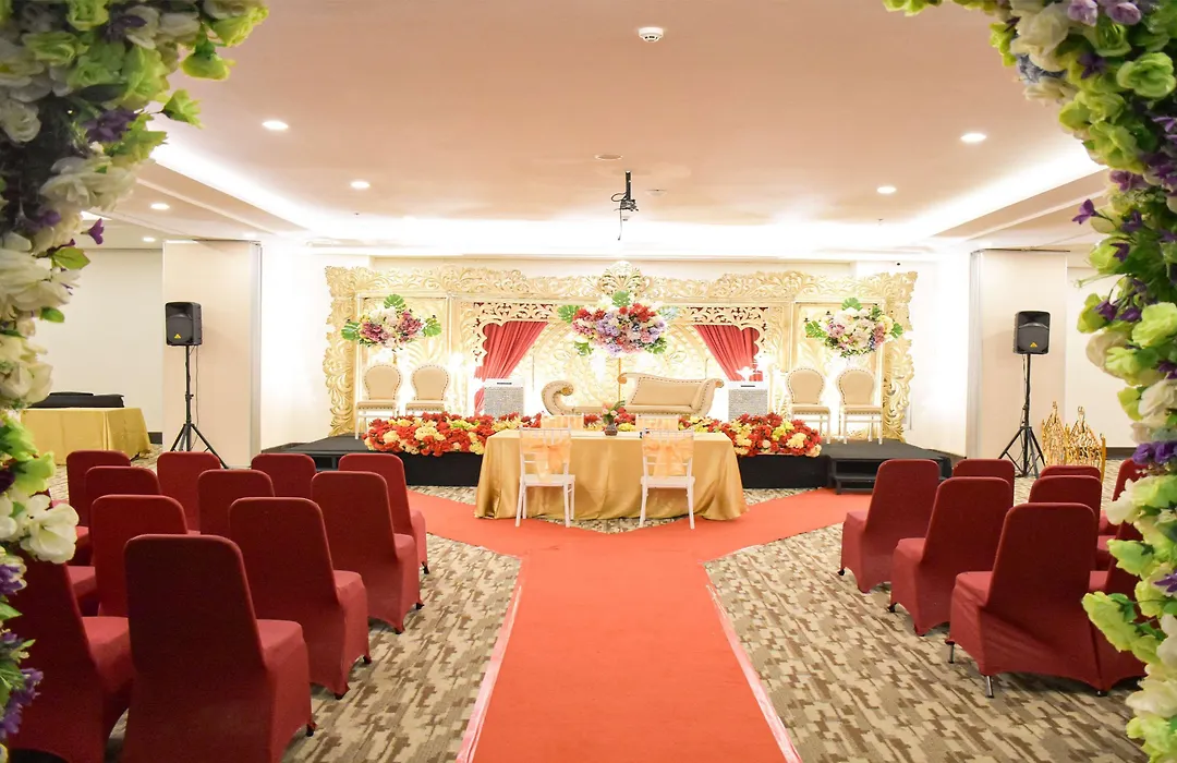 Golden Tulip Essential Makassar-1