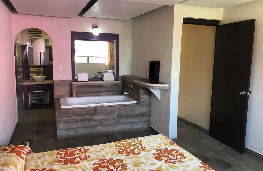 Hotel & Villas 7-1
