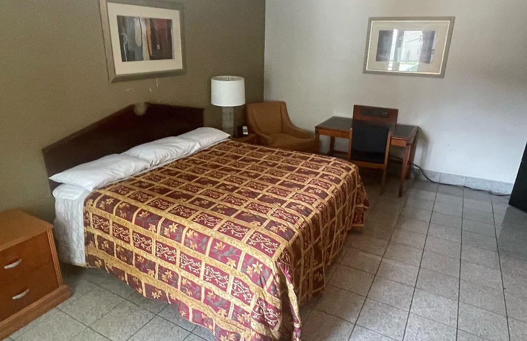 Budgetel Inn And Suites - Louisville-1