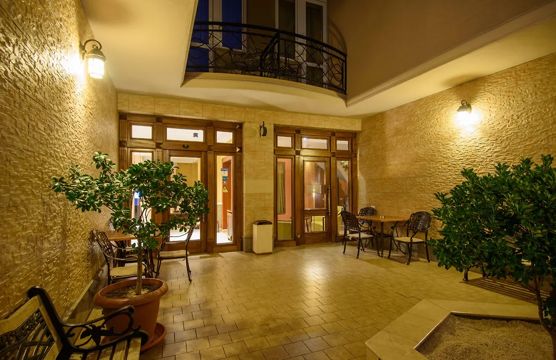 Kmm Hotel-1