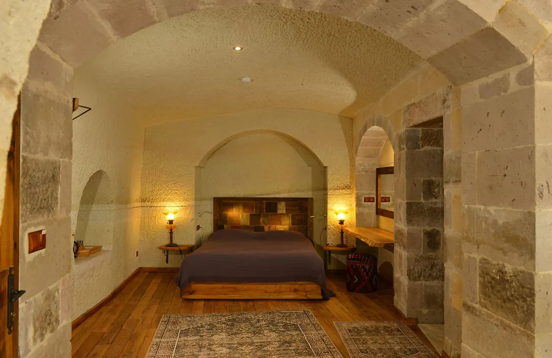 Seki Cave Hotel, Wake Up To Hot Air Balloons-1