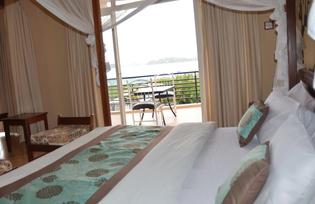Ryan'S Bay Hotel-1