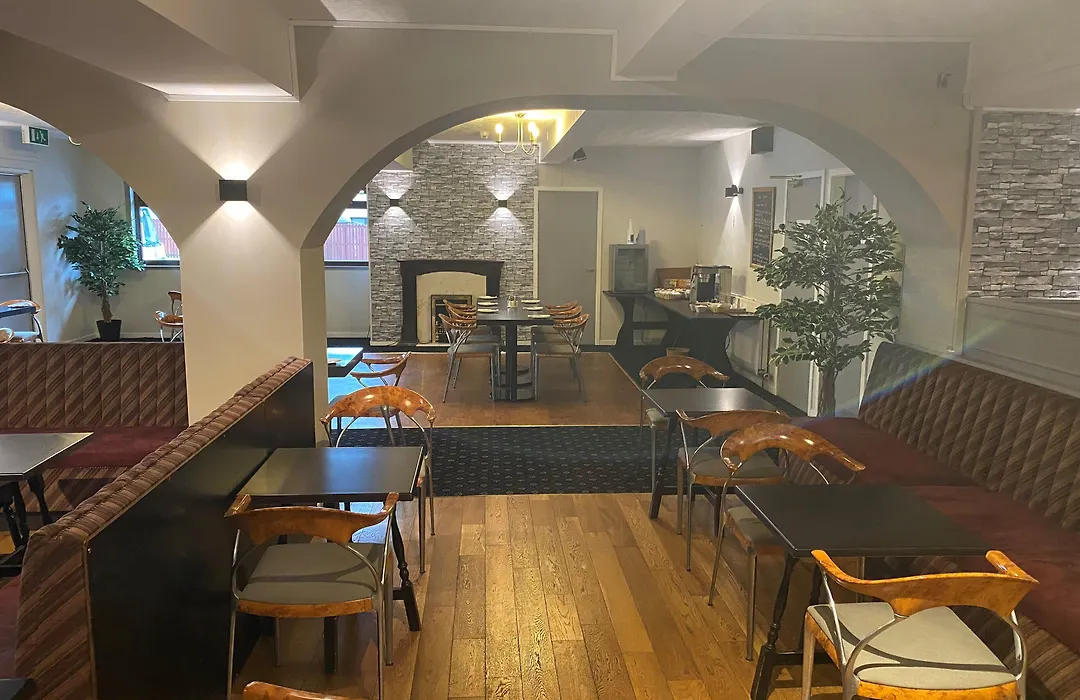 Smithton Hotel-1