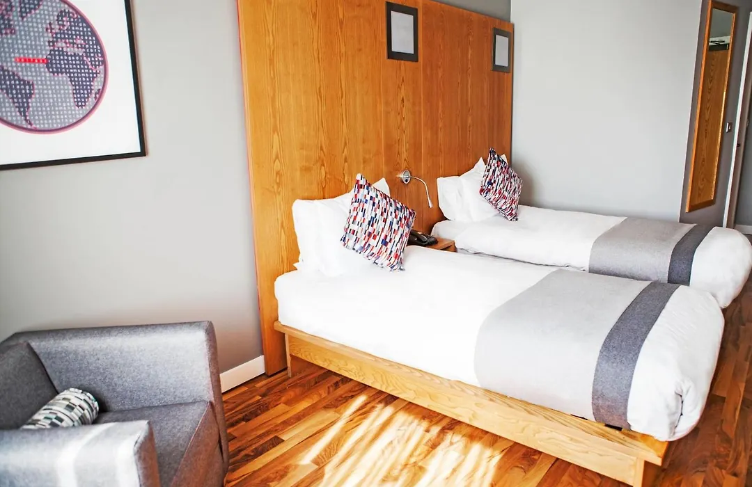 Ramada By Wyndham Belfast-1