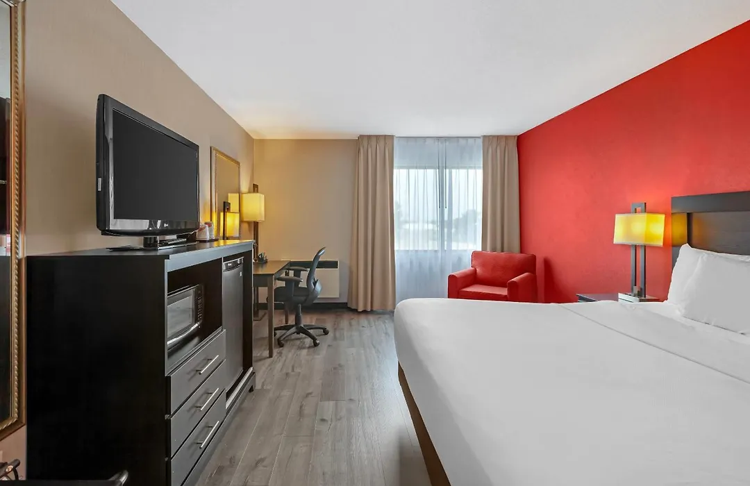 Quality Inn & Suites 5585 Ambler Drive Mississauga Ontario-1