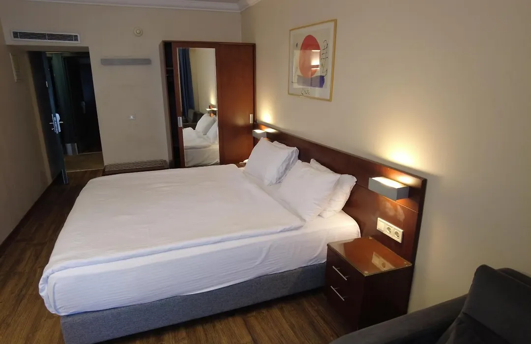 Feronya Hotel-1