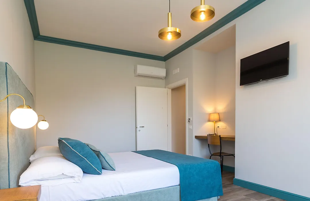 Sorrento Pool&Suites-1