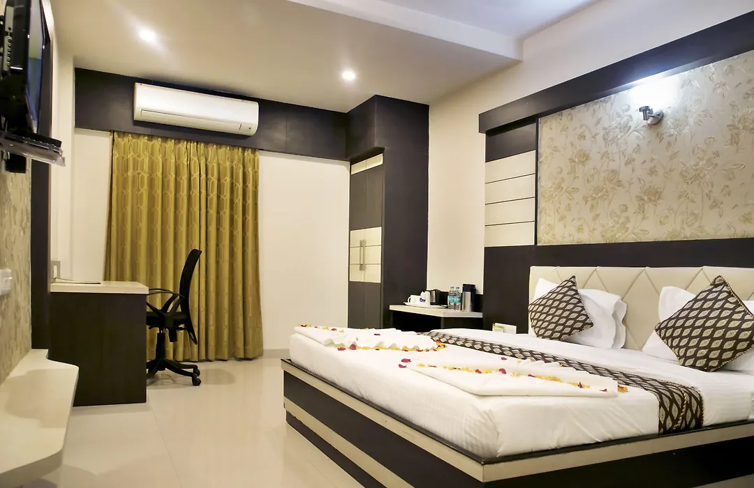 Hotel Ganges Grand - 600M From Kashi Vishwanath Temple-1