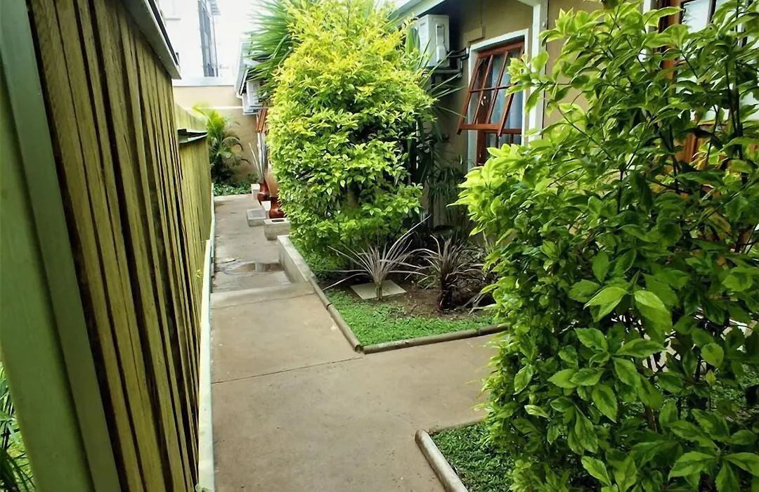 Uzuri Guesthouse Cc-1