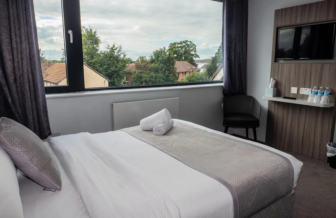 Sky Nights Hotel London Heathrow-1