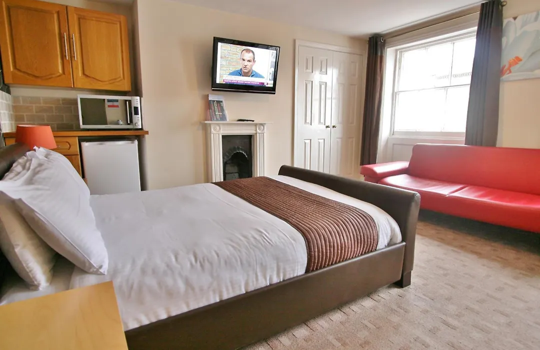 Central Hotel Cheltenham By Roomsbooked-1