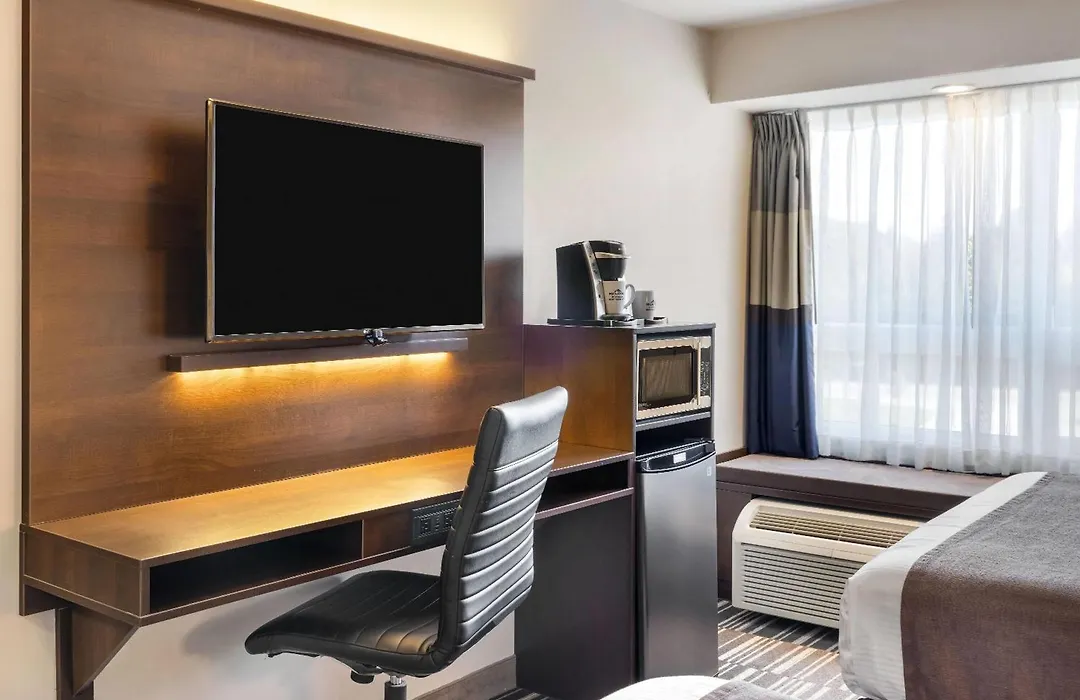 Microtel Inn & Suites By Wyndham Mont Tremblant-1