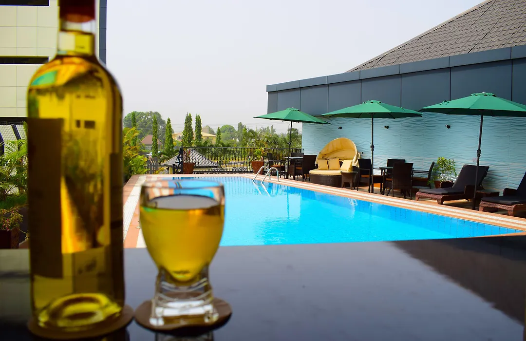 Monty Suites & Golf-1
