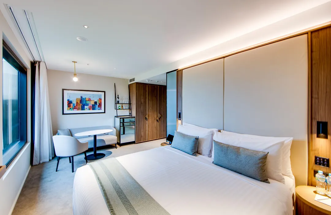 Oval Hotel At Adelaide Oval-1