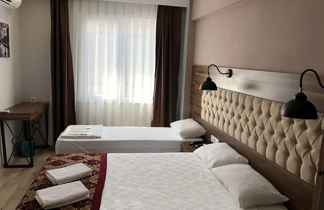The Reina Hotel-1