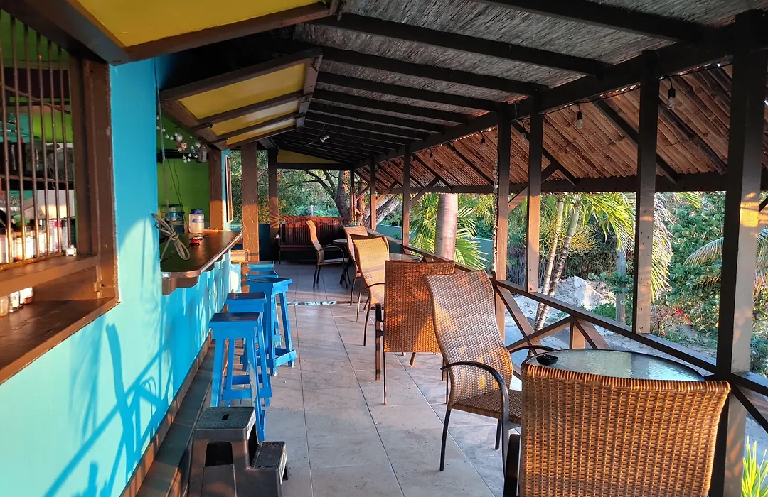 Orrie'S Beach Bar And Hotel-1