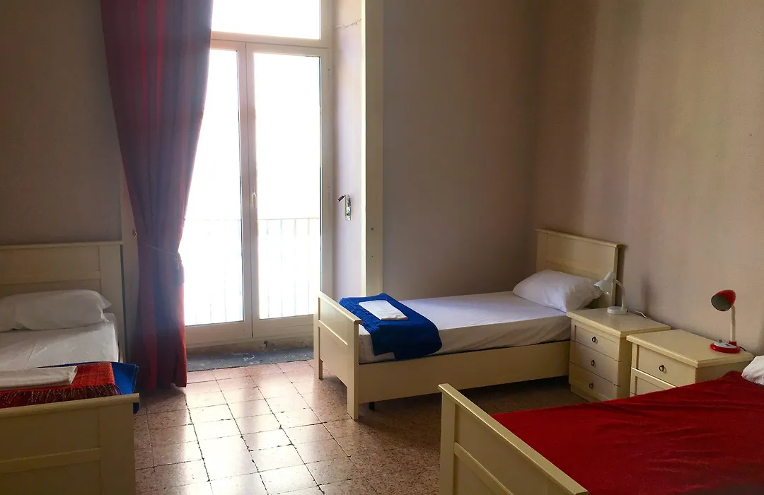 6 Small Rooms-1
