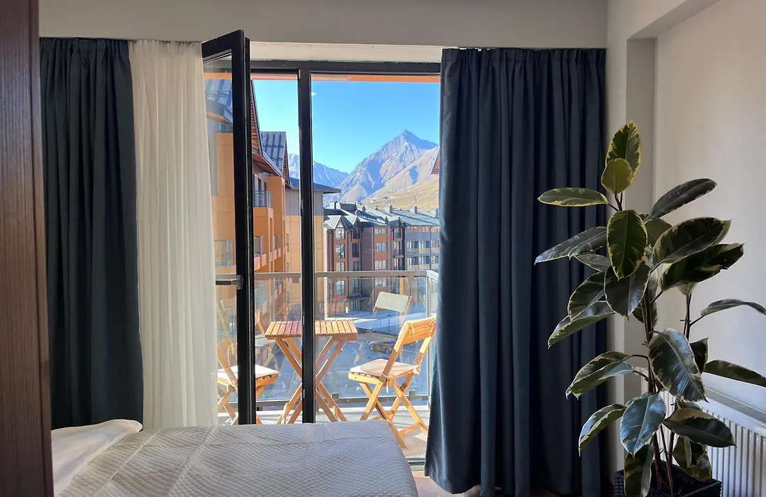 Cozy Apartment Next To Ice Rink-1