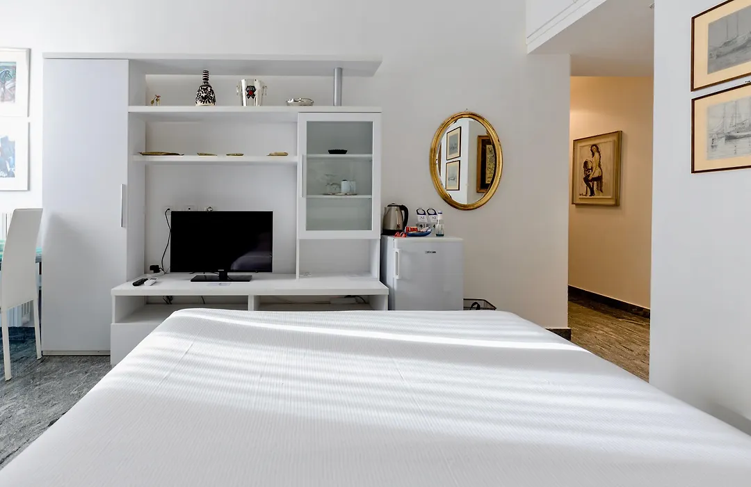 Aiello Suites Executive-1